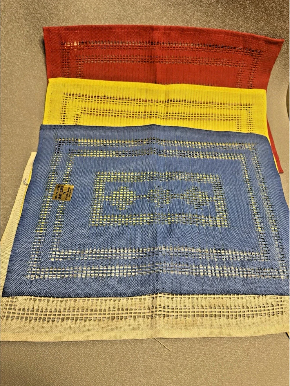 Vintage Irish Placemats 12.5x18.5” Polyester Primary Color Blue Red Yellow White